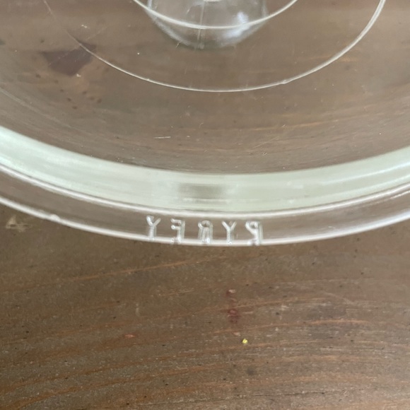 Vintage Corning ware skillet with lid - Picture 7 of 13